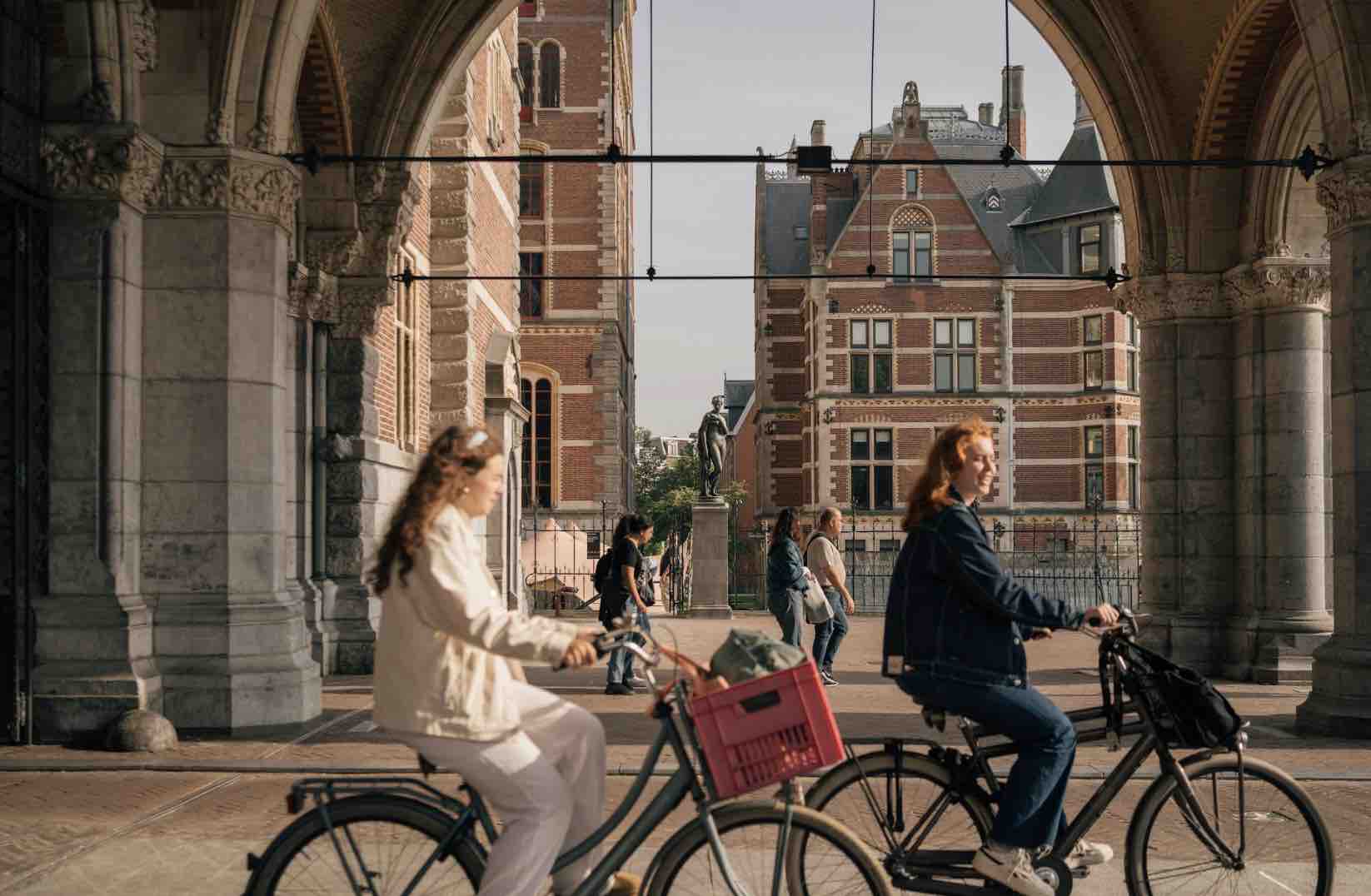 Spring into Action: Top Outdoor Activities to Enjoy in Amsterdam as the Weather Warms Up